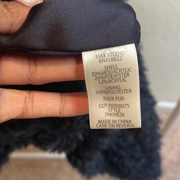 Max Studio Navy Coat - Picture 6 of 7